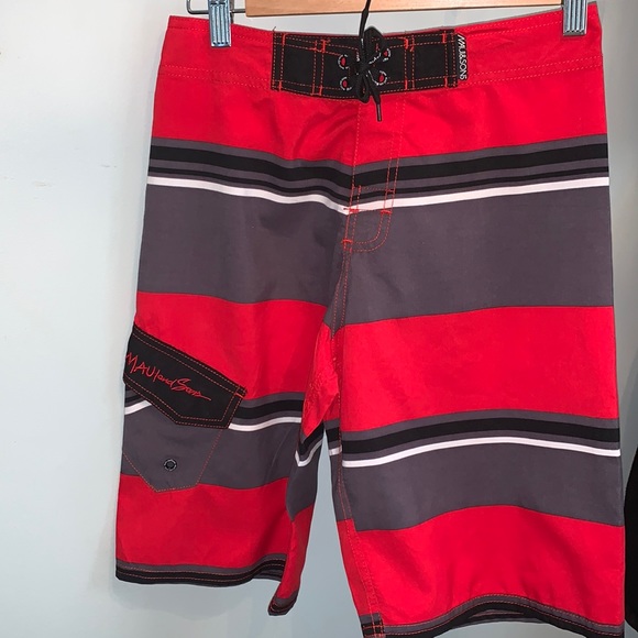 Maui and Sons Other - NWOT Maui and Sons boys board shorts 12
